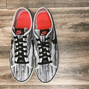 Nike Canvas Low-top White/Black Sneakers